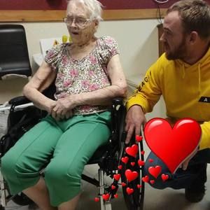 Meet your Posher, Larry